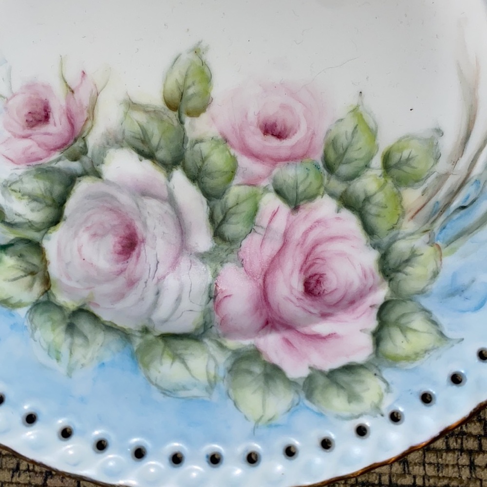 Beautiful Vintage Hutschenreuther Germany decorative floral plate with gold trim - Picture 5 of 5
